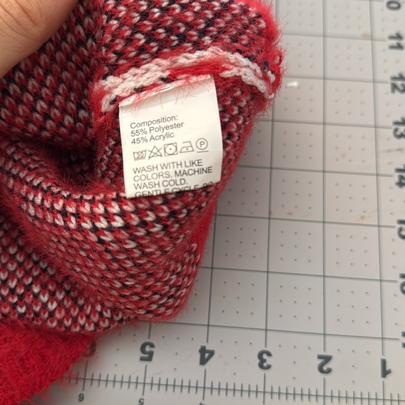 Cozy reindeer sweater - Picture 11 of 11